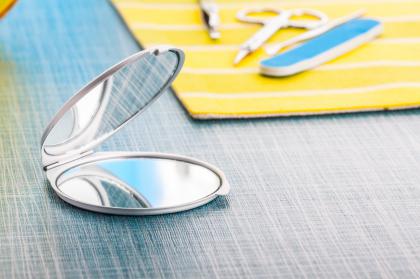 pocket mirror