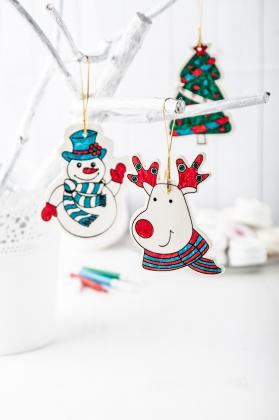 colouring Christmas tree ornaments, 3 pcs