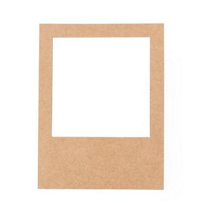 Photo frame with magnet
