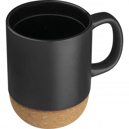 Ceramic mug with cork ground