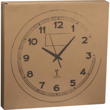 Round media clock made of metal