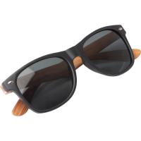 Sunglasses with wooden-look temples