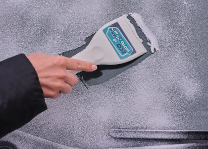 rHIPS.b Essential Ice Scraper