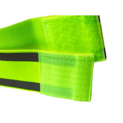 Arm band with reflective stripes
