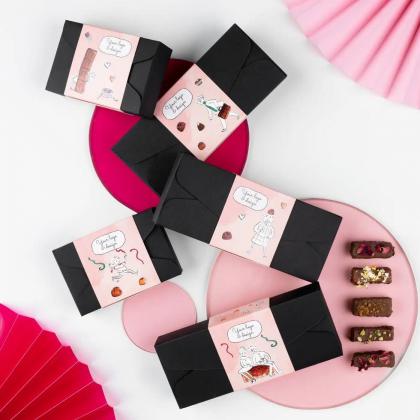 BOX WITH PRALINES PREMIUM POCKET MAXI