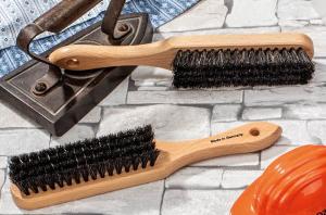 118KL Brisk Sweeper Clothes brush with handle