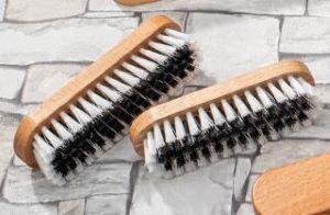 508 Chic & Clean Great Big clothes brush for travelling