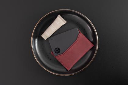 New Tile Slim with Full Grain Leather Card Holder