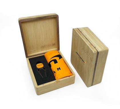 MINI HINGED MAGNETIC BAMBOO TOWEL AND QUATRO GOLF PRESENTATION BOX
