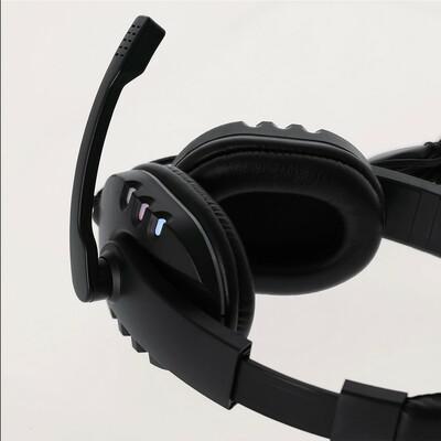 Headphones, microphone