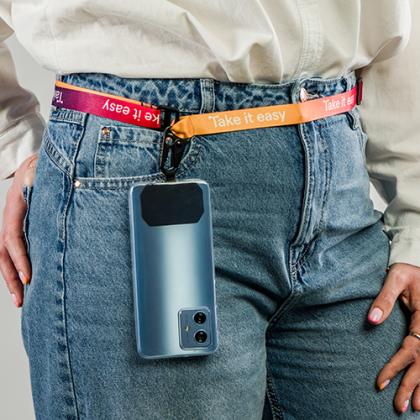 Cross body phone lanyard