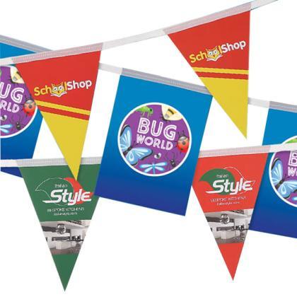 TRIANGULAR OUTDOOR BUNTING E1513309