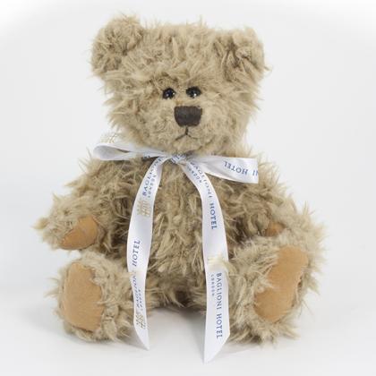 25cm Windsor Bear with Printed Bow E1512809