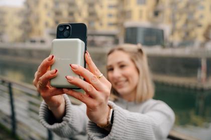 Verbatim Charge &acute;n&acute; Go Essentials Power Bank Magnetic Wireless 20000mAh