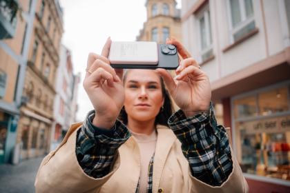 Verbatim Charge ´n´ Go Magnetic Wireless Power Bank 10000