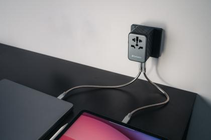 Verbatim GaN III Universal Travel Adapter UTA-06 with 2 x USB-C PD 100W & QC 4+ / 2 x USB-A QC 3.0