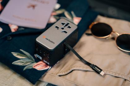 Verbatim Charge ´n´ Travel Adapter Diamond 85W Retractable Cable CNT-02