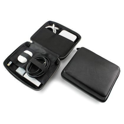 Sandringham Nappa Leather Zipped Travel Pouch. (25905)