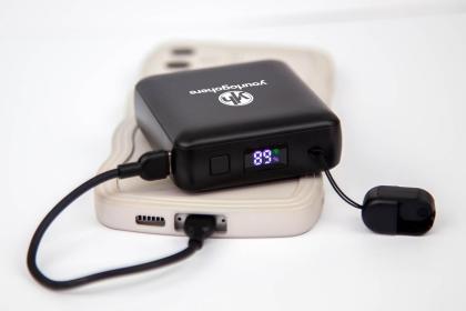 Compact Deluxe 10000 Power Bank