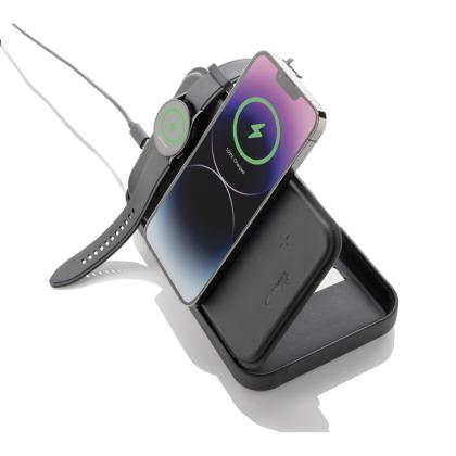 Swiss Peak RCS recycled travel case with 3 in 1 charger