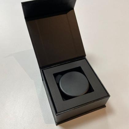 Noir Clam folding wireless charging station