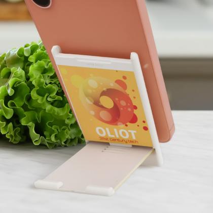 Recycled TechChair &ndash; Fold-Out Phone Stand