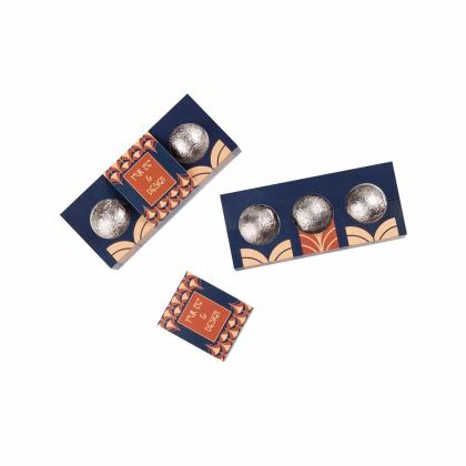 SWEET SPHERE BOWTIE PRALINES 3 PCS