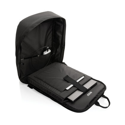 Swiss Peak AWARE&trade; RFID anti-theft 15.6'' laptop backpack