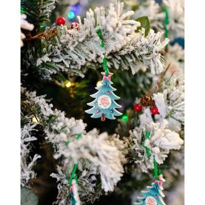 Recycled Christmas dECOration Tree