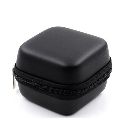 GAN 25W Ultra Slim universal travel adapter.